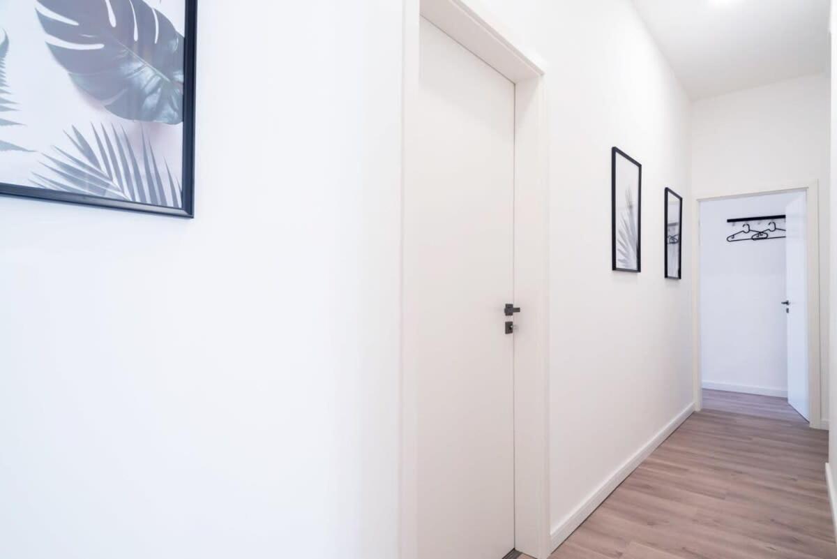 Large Apartment At Perfect Central Location 부다페스트 외부 사진