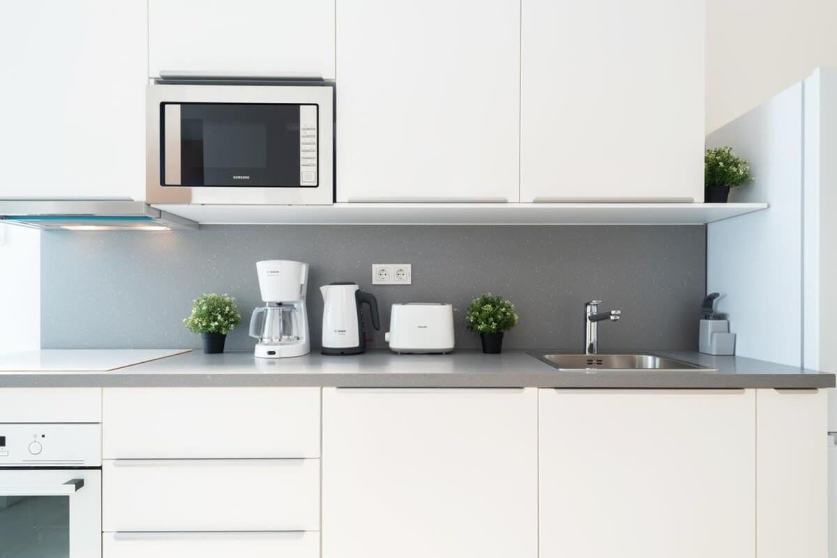 Large Apartment At Perfect Central Location 부다페스트 외부 사진