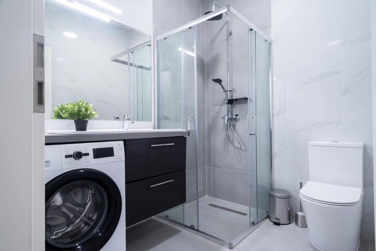 Large Apartment At Perfect Central Location 부다페스트 외부 사진